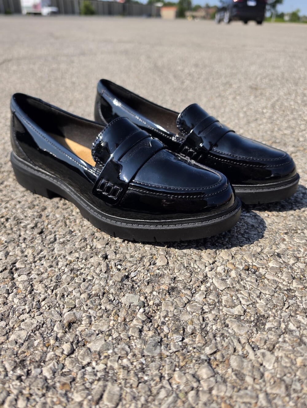 Clarks Collection Women’s 9 Black Patent Leather Penny Loafers Lug Sole